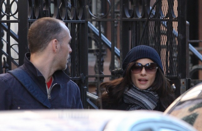 Rachel Weisz, sunglasses, blue knit hat, gray and black striped scarf