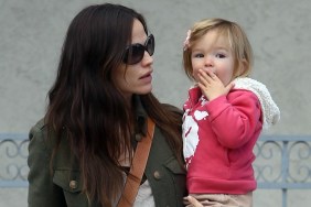 Jennifer Garner, sunglasses, green denim jacket, white sweater