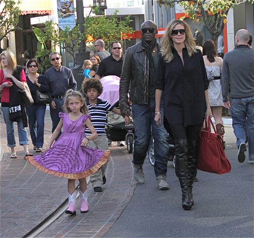 Heidi Klum dressed in all black