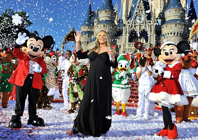 Mariah Carey, black maternity dress