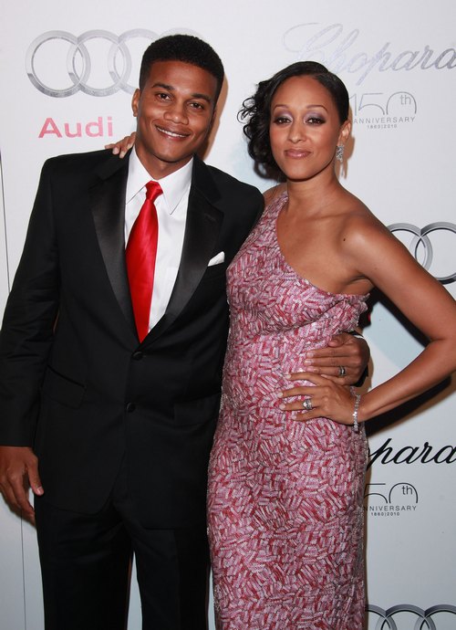 Tia Mowry, pink dress, pink strapless dress