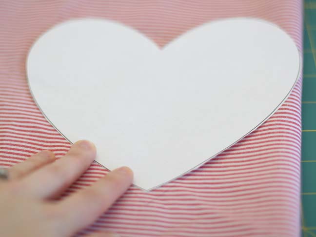 HEART POCKET APRON