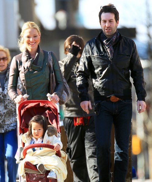 Katherine Heigl, green jacket, gold earrings