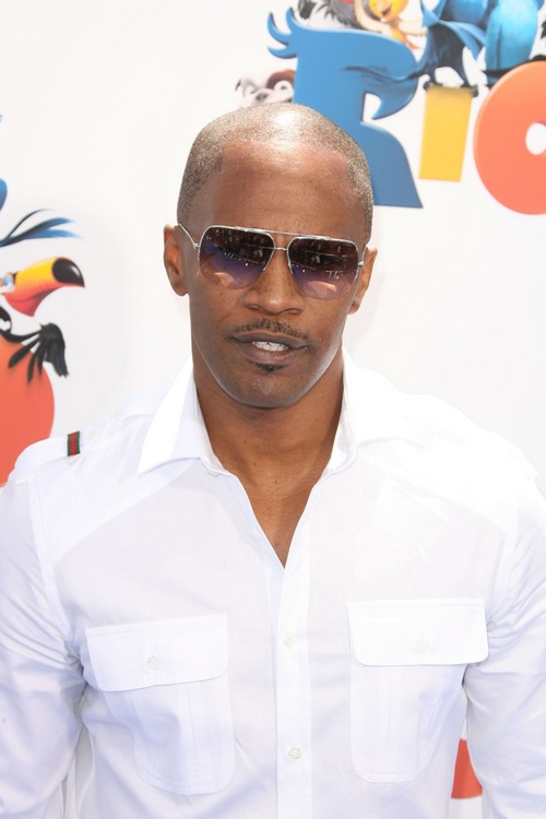 Jamie Foxx white shirt, sunglasses