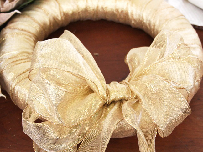 gold_poinsettia_ribbon_wreath_step_6