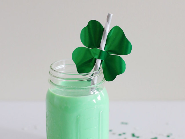 DIY Shamrock Straw Toppers