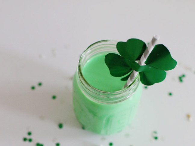 DIY Shamrock Straw Toppers