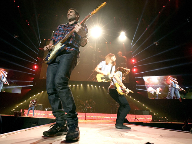 maroon5live_sized