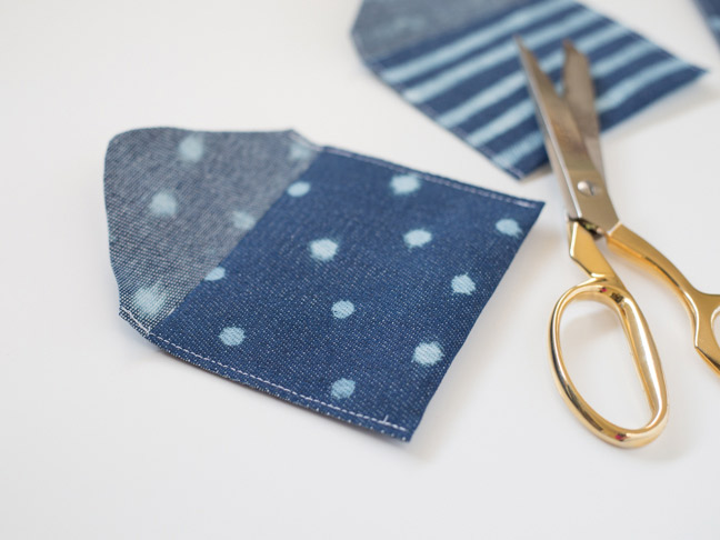 polka-dot-denim-coin-pouch-gold-scissors