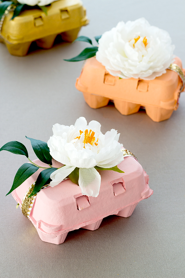 DIY Spring Giftable Baked Bites Boxes by @splendidsupply for Momtastic.