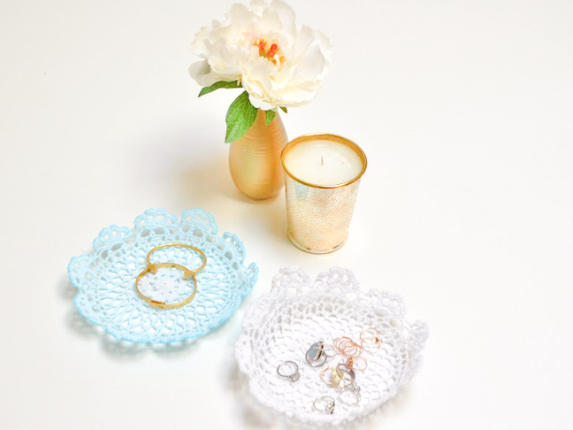 diy-doily-jewelry-holder-tutorial-04