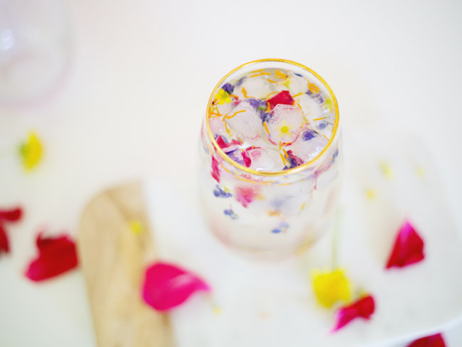 flower-petal-ice-cubes-gold-rim-glass