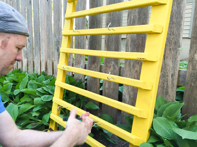 diy-vertical-herb-garden-21