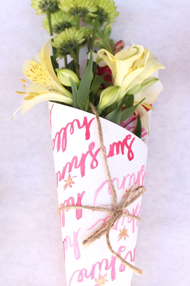 watercolor-diy-flower-wrap-hostess-gift-pink-paper-sunshine-print