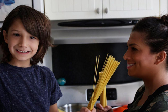 mother-son-dry-spaghetti