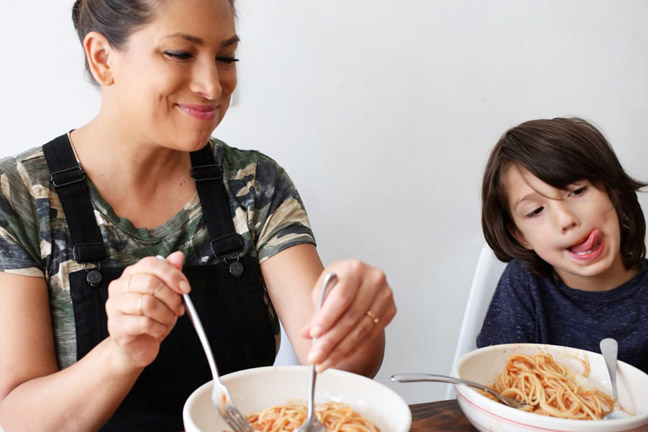 mother-son-eating-pasta