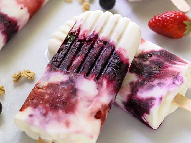 berry yogurt popsicles