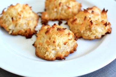 4 ingredient coconut macaroons