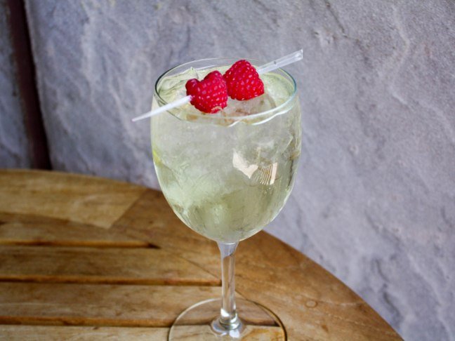 Momtastic-Disney-white-sangria