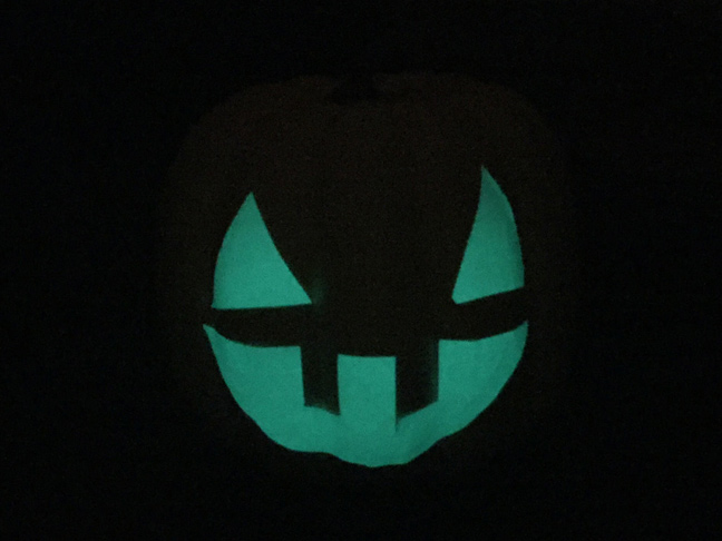 DIY_Glow_In_The_Dark_Pumpkin_3