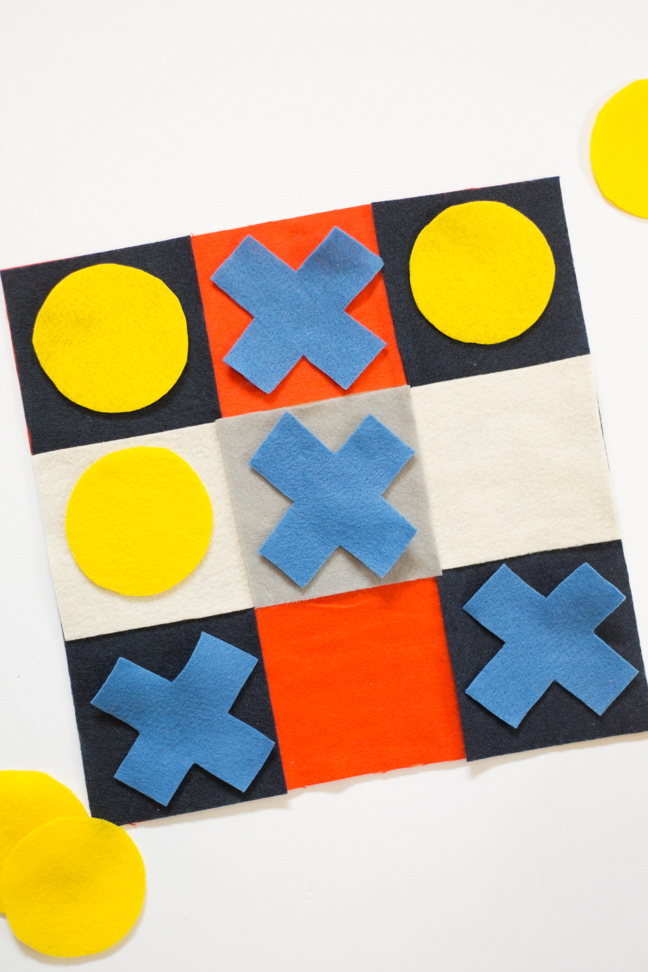 felt-tic-tac-toe-board-game