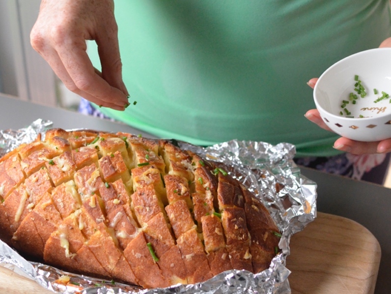 Cheese pull-apart bread recipe