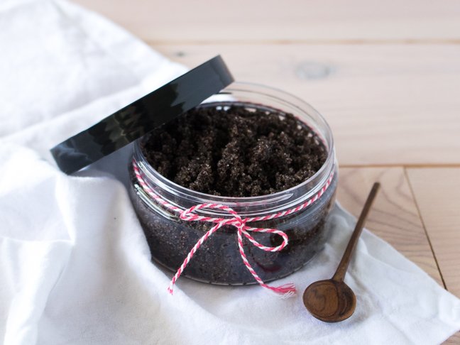 This DIY Espresso Sugar Scrub Reduces the Appearance of Cellulite