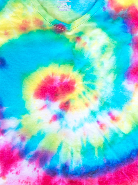 How to Tie Dye Fabrics like a Pro