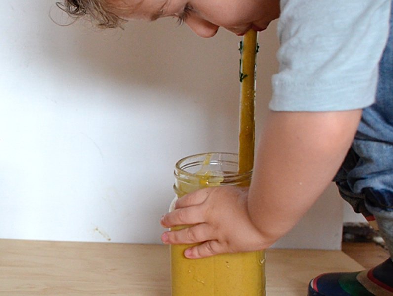 Sneak More Veggies Into The Kids’ Meals With This Delish Sweet Potato & Mango Smoothie