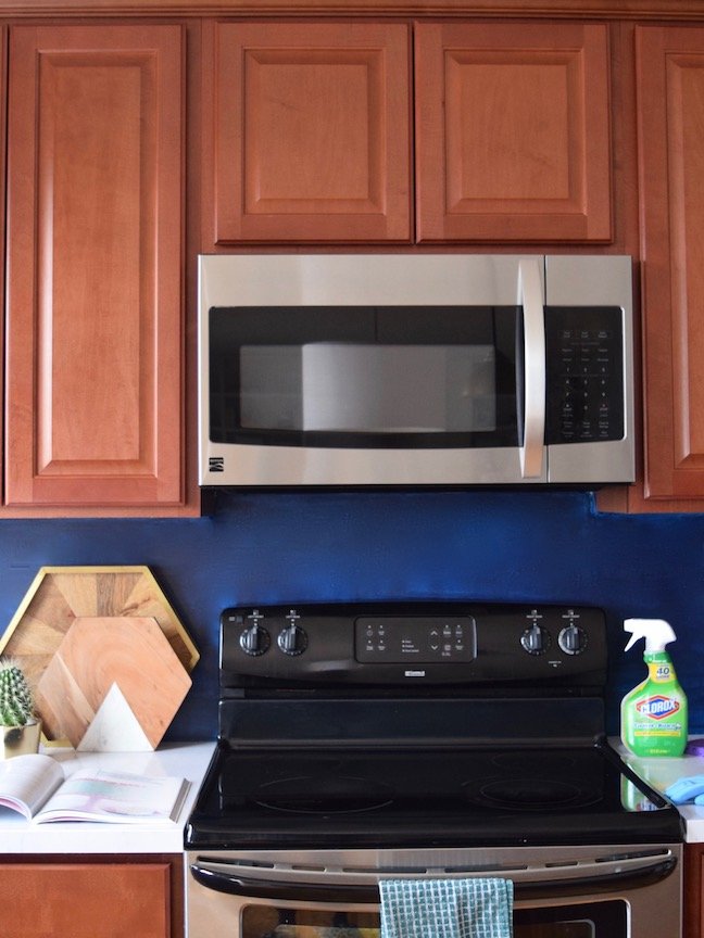 How to Really Clean Your Stove Step-by-Step