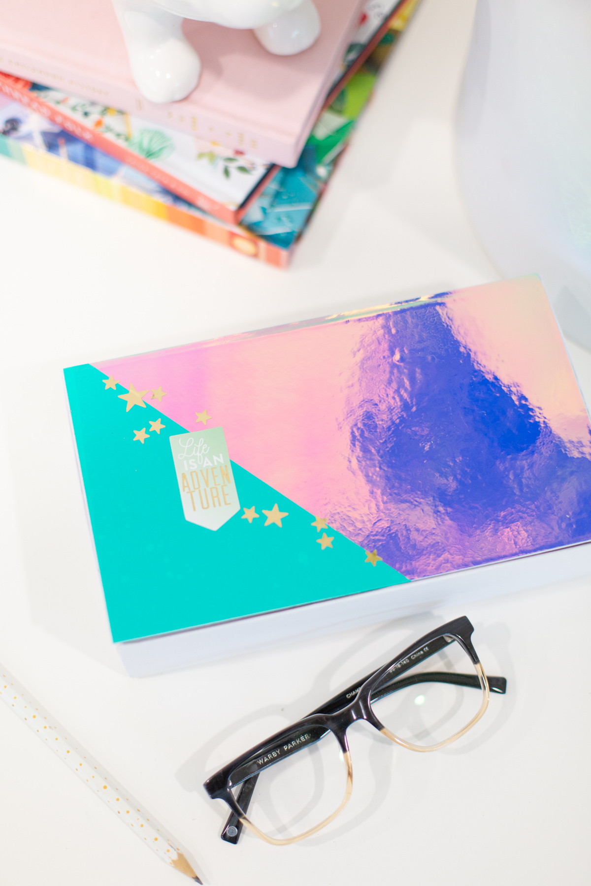 DIY pencil box with holographic lid