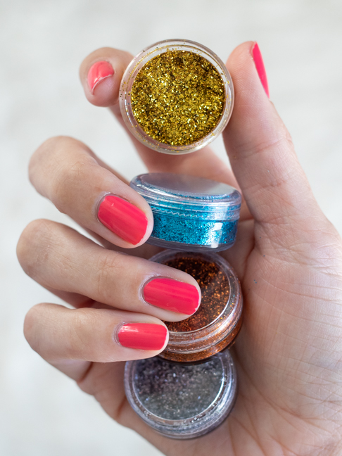 Teens Can Make Their Own 3-Ingredient Glitter Eyeshadow in Minutes