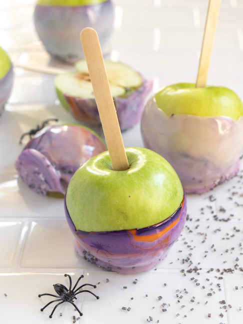 Marbled Candy Apples are Easier than You Think for Fall Treats