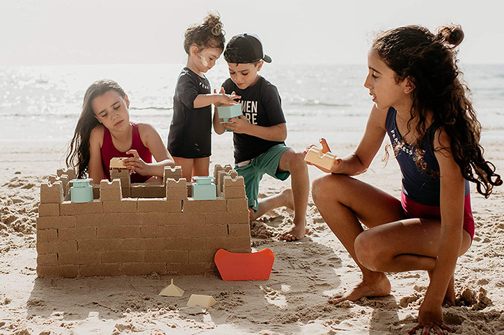 beach toys and games