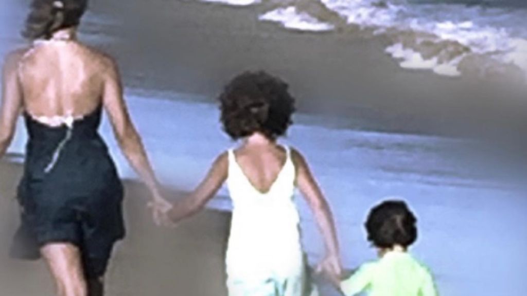 Blurry pic or painting of Halle Berry with her kids.