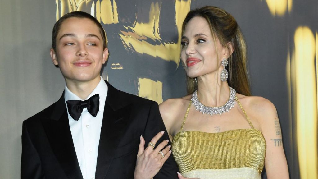 Angelina Jolie son Knox