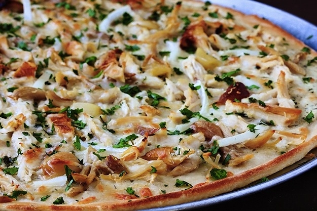 Garlic Chicken Pizza