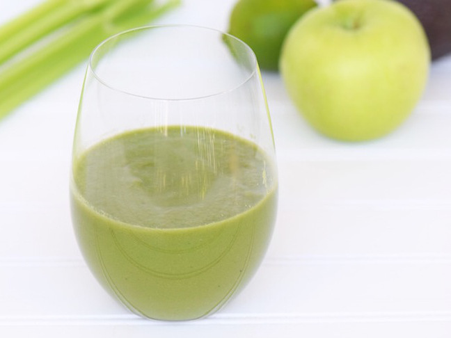 Dandelion Detox Green Smoothie with Avocado