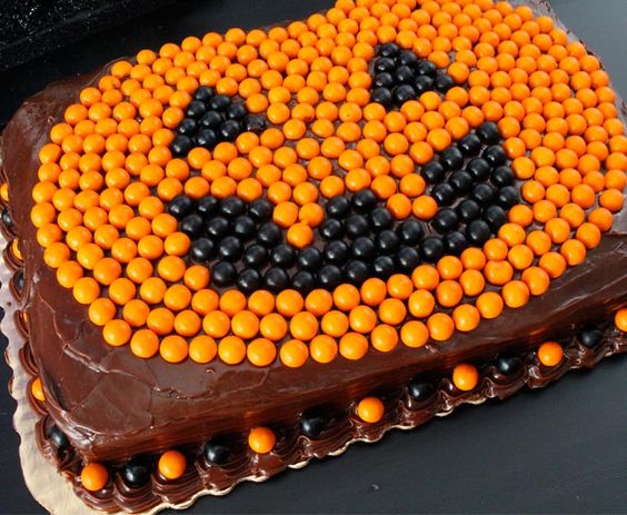 Jack-o'-Lantern Cake