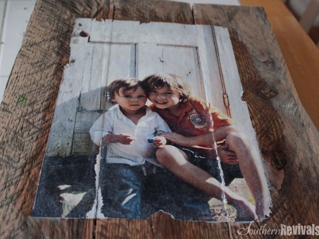 DIY Wood Pallet Photo Transfer Frame