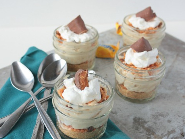 Mini Butterfinger Pies in a Jar