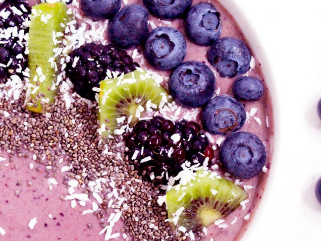 Pink Smoothie bowl