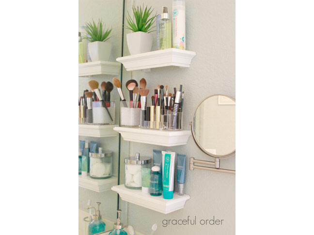 Small Shelves for Organizing Your Bathroom