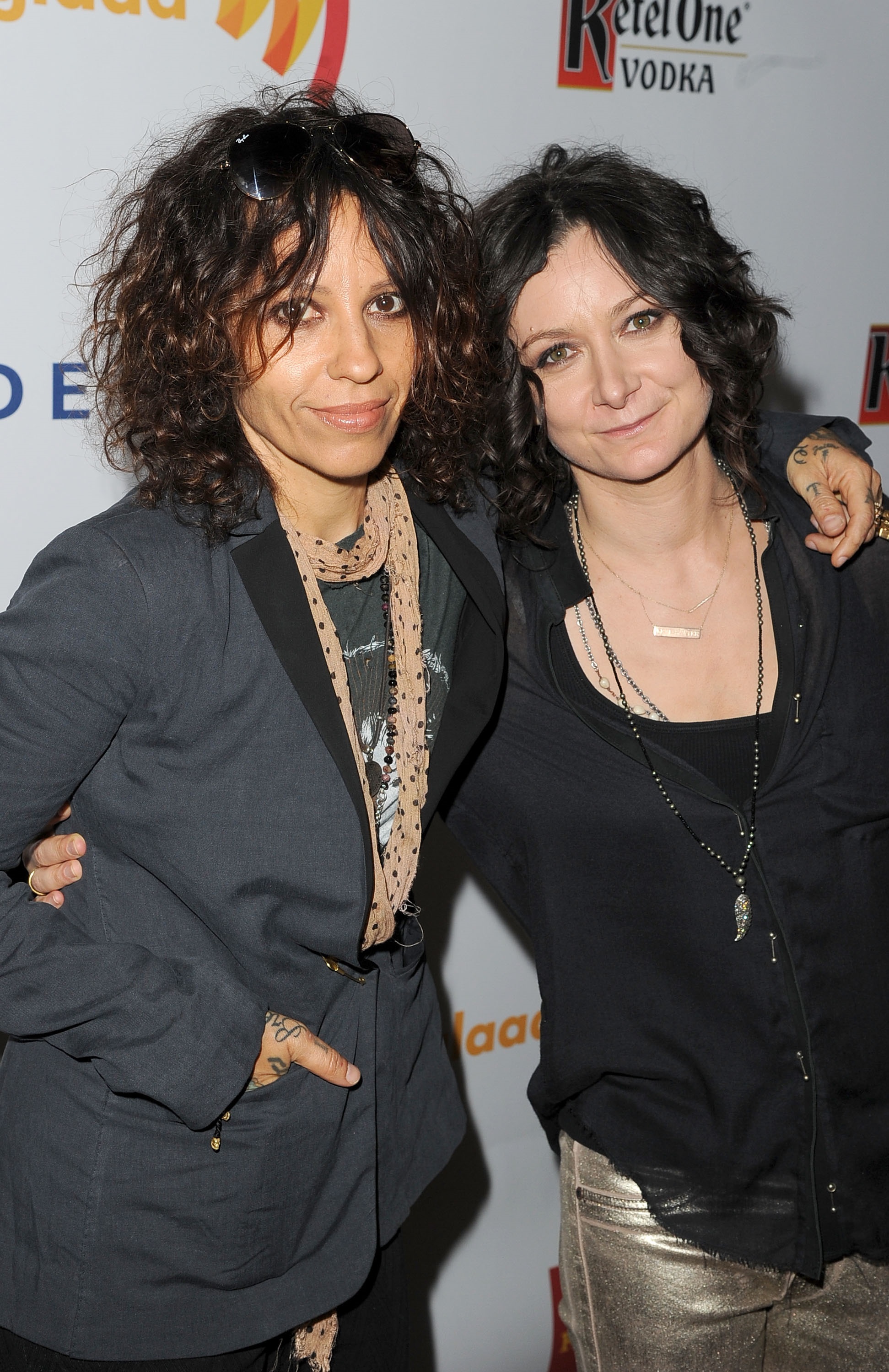 Sara Gilbert & Linda Perry