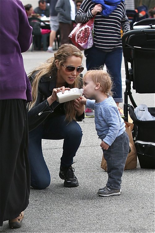 Elizabeth Berkley  