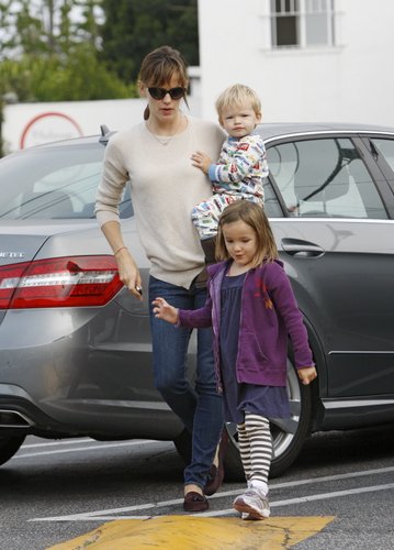 Jennifer Garner with Samuel and Seraphina