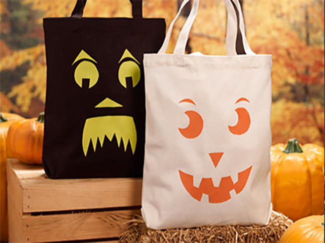 Classic Jack o Lantern Face Totes