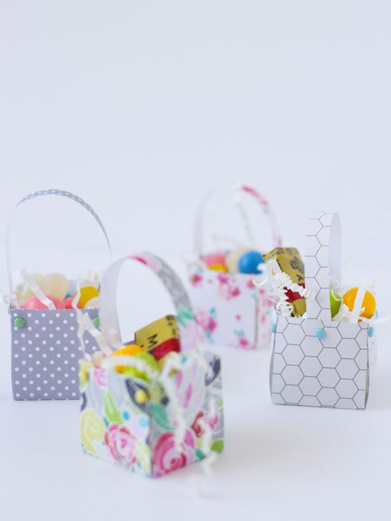 Easter Hunt Baskets Activity