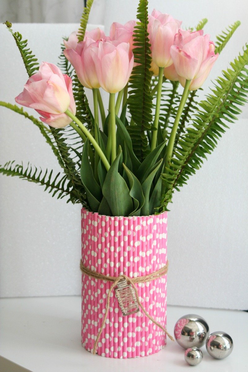 Make a DIY Straw Vase Arrangement