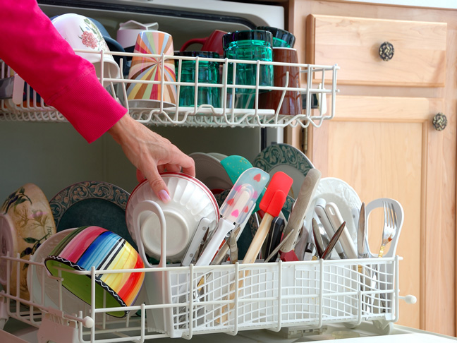 Clean your dishwasher with vinegar and baking soda